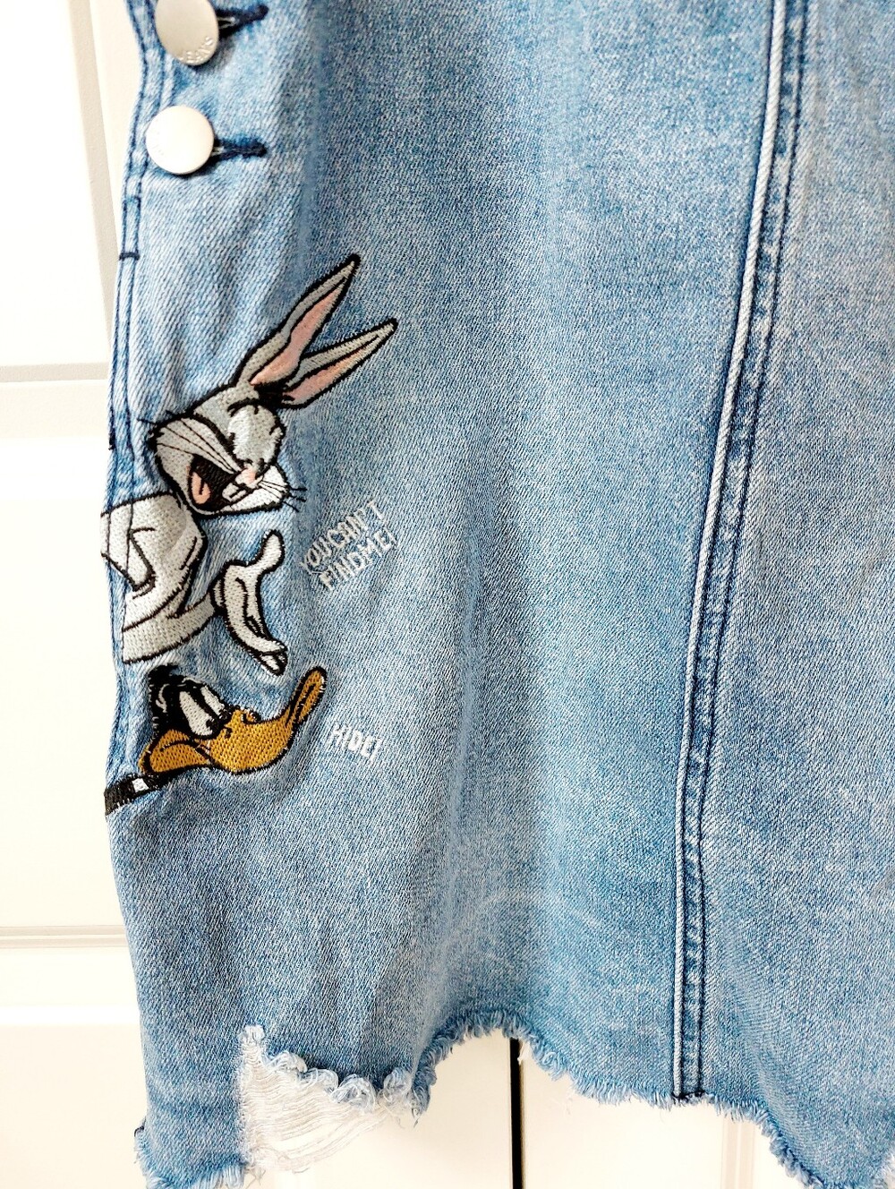 Bugs Bunny Daffy Duck Sylvester Denim Jumper Medium Adult/Jr's Looney Tunes - Picture 3 of 8